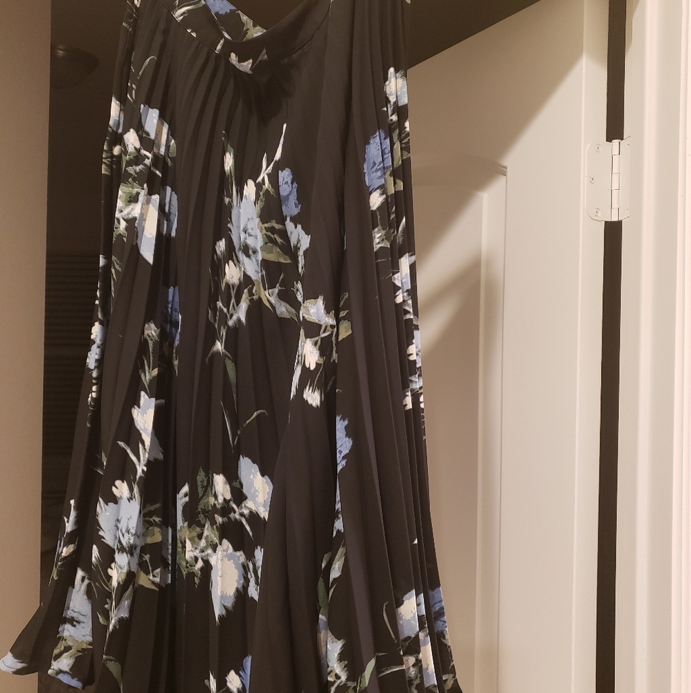 Pleated floral A-line midi skirt